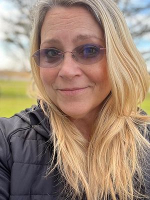Kendra, 45