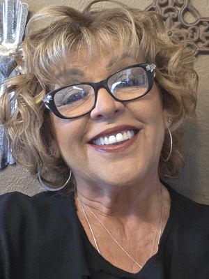 Toni, 65