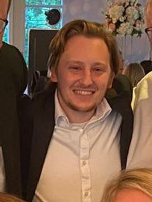 Alex, 33