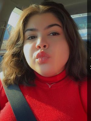 Andrea, 25