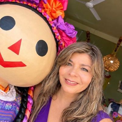 Claudia, 58