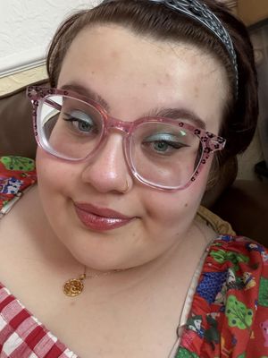 Eleanor, 24