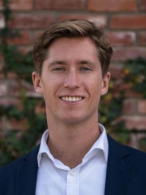 Alec, 24