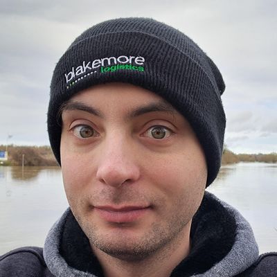 Maksim, 38