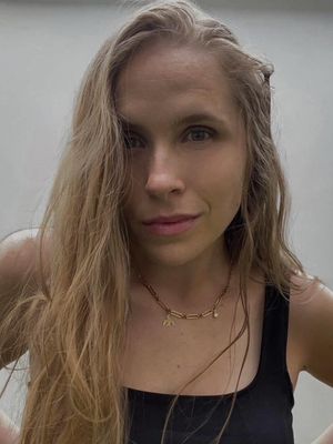 Andrea, 31