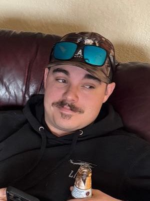 Dustin, 24