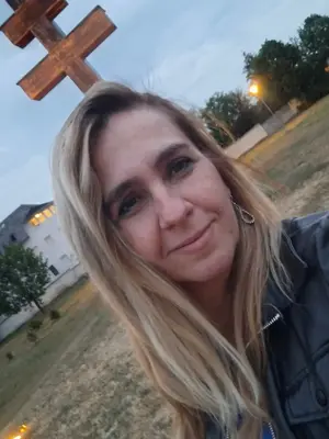 Zsuzsa, 53