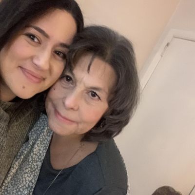 Claudia, 62