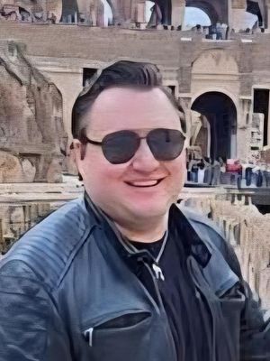 Daniel, 33