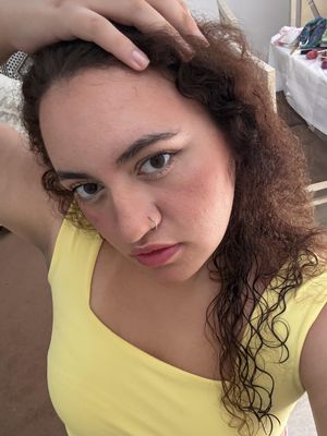 Bruna, 21