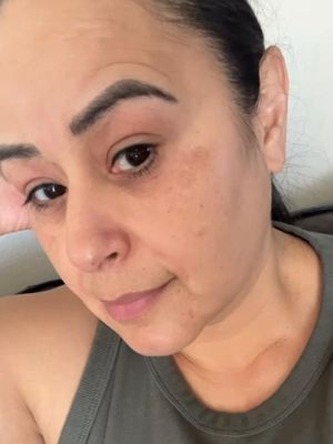 Mia, 44