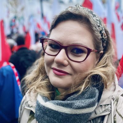 Ewa, 32