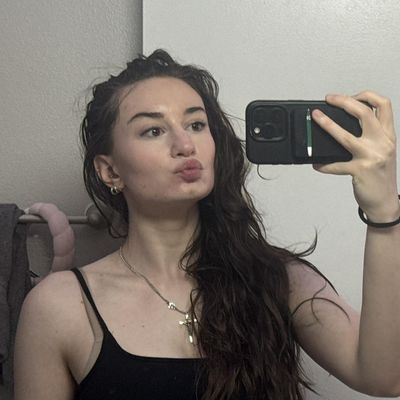 Cecilia, 20
