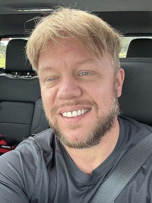 Justin, 44