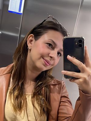Yasmin, 29