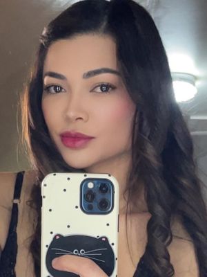 Sandra, 37
