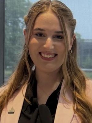 Caroline, 20