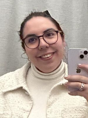 Angela, 29