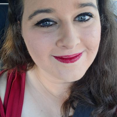 Emily, 28