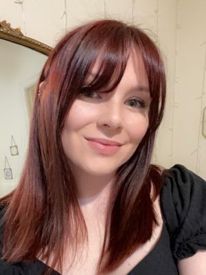 Carly, 32