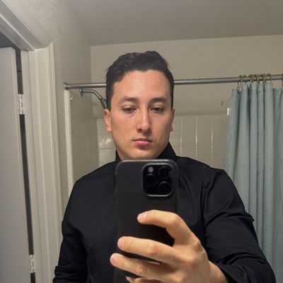 Adolfo, 33