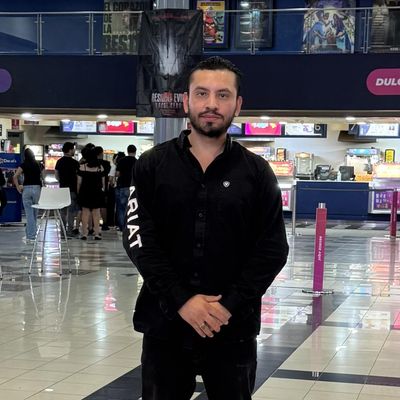 Mauricio, 25