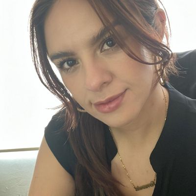 Mafer Cuenca, 37