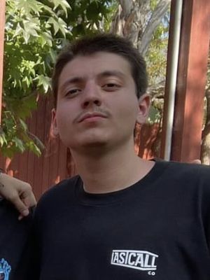 Zac, 21