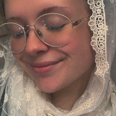 Emma, 27