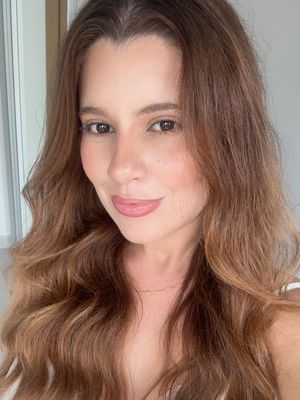 Anna, 28