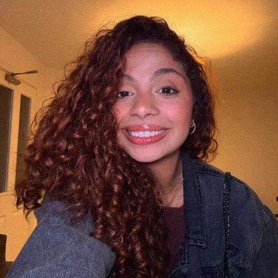 Eduarda, 28
