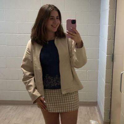 Emily, 20