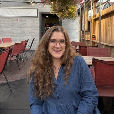 Elizabeth, 30