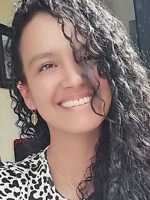 Angela Maria, 40
