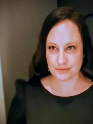 Katie, 43
