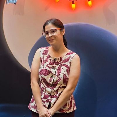 Nina, 31
