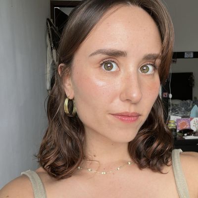 Sofi, 25
