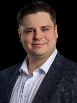 Marek, 25