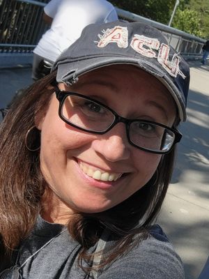 Nicole, 53