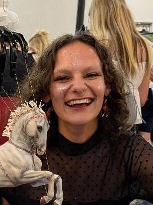 Lauren, 23