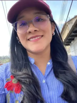 Julissa, 33