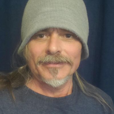 Daniel, 50