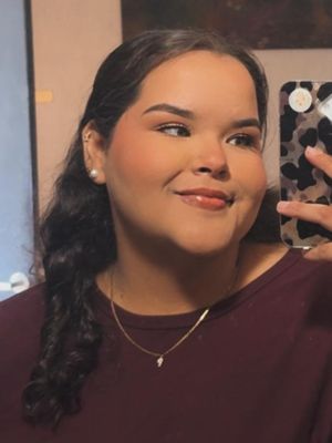 Paola, 24
