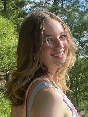Leah, 23