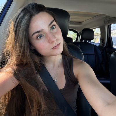 Alejandra, 22