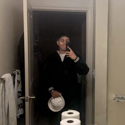 Alejandro, 19