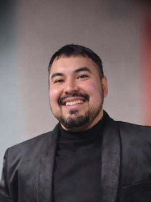 Efrain, 35