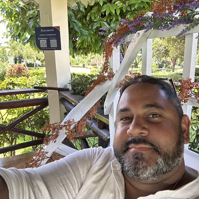 Pedro, 49