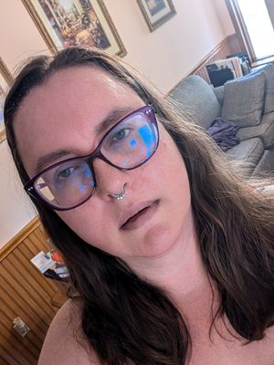 Cynthia, 44