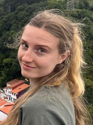 Thara, 25
